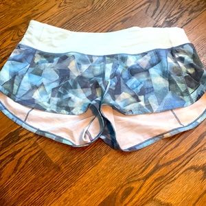 Size 6 lulu shorts